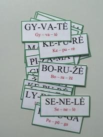 Triskiemeniai žodžiai